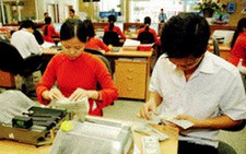 Không được thu phí giao dịch ngoại tệ làm tỉ giá vượt trần