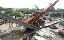 Ấn Độ: sập cầu, 5 người chết, 20 người bị thương