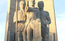 Gắn bảng 
