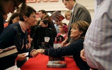 Hồi ký của Sarah Palin bán chạy trong tuần đầu tiên