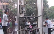 Nhiều trạm điện thoại công cộng bị 