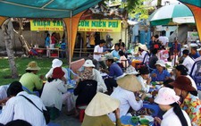 Sài Gòn, bữa cơm từ thiện