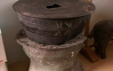 Tìm thấy 2 trống đồng cổ