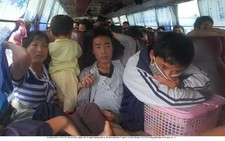 Tạm giữ và đình chỉ 4 xe khách chở quá số người quy định