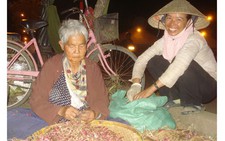 Chuyện trong đêm Sài Gòn - Kỳ cuối: Công dân già nhất chợ đêm
