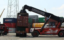 Kiểm tra hàng qua máy soi: Cõng thêm gần 1 triệu đồng/container