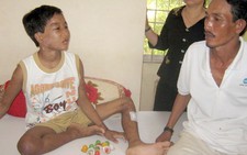 Cha Hào Anh đến thăm con
