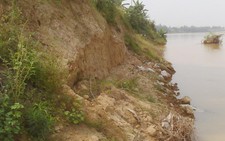 Sạt lở hai bên bờ sông Vu Gia