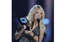 Carrie Underwood giành cú đúp tại giải Truyền hình nhạc country