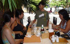 Vừa học ngoại ngữ vừa kiếm được tiền