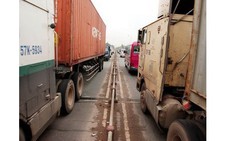 TP.HCM: kiến nghị lùi thời hạn buộc tài xế container phải có bằng FC