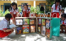 Tặng 136 bộ thư viện lưu động cho học sinh nghèo Đà Nẵng
