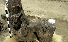 Ai Cập: khai quật được một phần tượng vua Amenhotep III