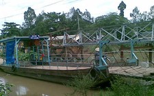 Không xây cầu tạm để thu phí qua đò