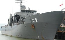 Tàu đổ bộ hải quân Singapore ghé thăm Đà Nẵng