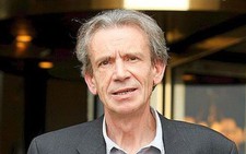 Patrick Lapeyre nhận giải Femina