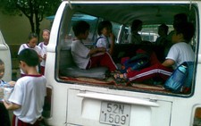 Đưa rước học sinh bằng xe... 