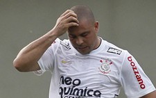 Ronaldo xét nghiệm ADN để nhận con rơi