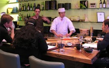 Mở lớp đào tạo đầu bếp chế biến món sushi