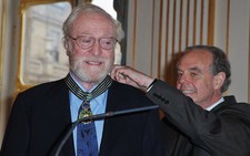 Michael Caine nhận Huân chương văn hóa Pháp