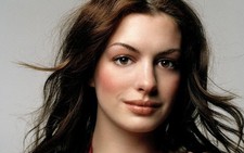 Anne Hathaway vào vai miêu nữ trong Người dơi 3
