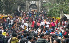 Chen hội chùa Hương