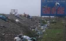 Đổ rác ngay biển 