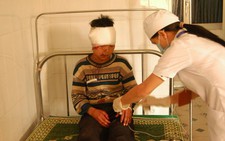 Lật xe trên đèo Lò Xo, hàng chục người bị thương