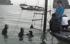 Chìm tàu du lịch, 12 du khách thiệt mạng