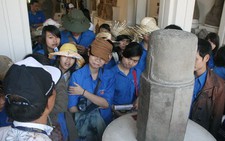 100 sinh viên tham gia 
