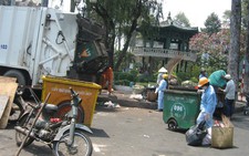 Tập kết rác ở công viên
