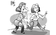 Hắt hơi là... són tiểu