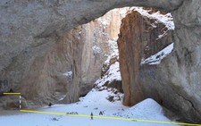 Phát hiện vòm đá tự nhiên khổng lồ ở Afghanistan
