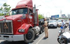 Hai vụ tai nạn trên cầu Sài Gòn trong một giờ