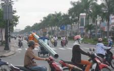 Xích lô chở tôn 