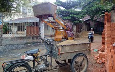 Cửa hàng vật liệu xây dựng lấn chiếm hẻm