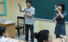 Cô gái mở lối cho người khiếm thính