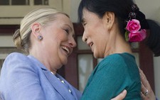 Ngoại trưởng Clinton gặp bà Aung San Suu Kyi