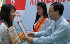 Tuyên dương 132 
