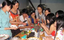 Rủ nhau học nghề tay trái