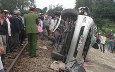 Tàu lửa tông ôtô, 3 người chết