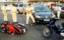 Tai nạn, đại lộ Võ Văn Kiệt kẹt cứng