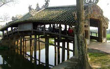 Về thăm cầu ngói Thanh Toàn
