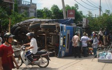 Xe tải lao vào quán cà phê, 5 người bị thương
