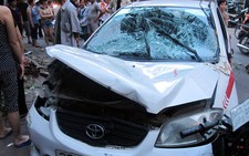 Tài xế xe ôm lái taxi gây tai nạn