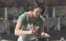 Thí sinh gốc Việt khiếm thị thi 