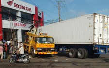 Xe container mất thắng tông chết đại úy công an