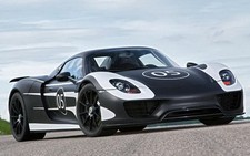 Porsche 918 Spyder Race Track - 
