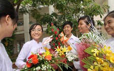 Kết nạp Đảng học sinh lớp 12