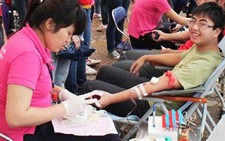 Lễ hội trăng hồng - Soi sáng nụ cười em